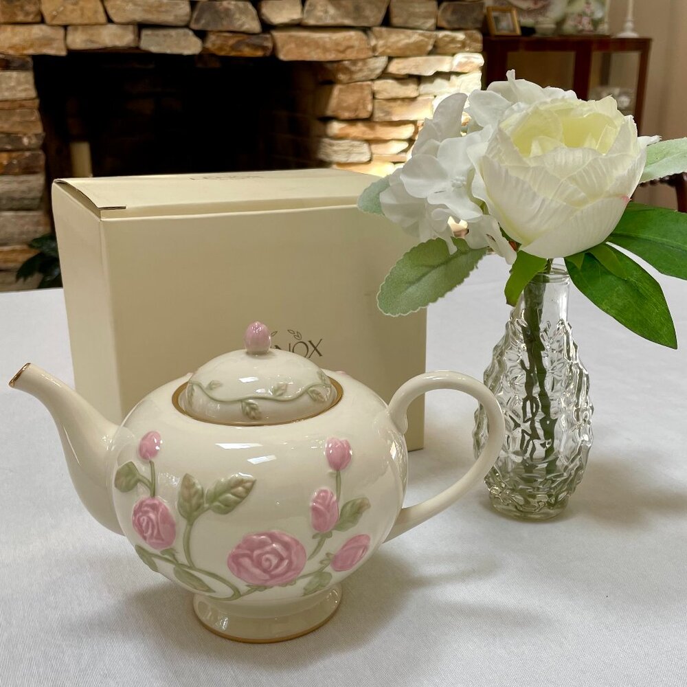 LENOX Porcelain Great Giftables Embossed Pink Cabbage Rose Vine Teapot w/Box